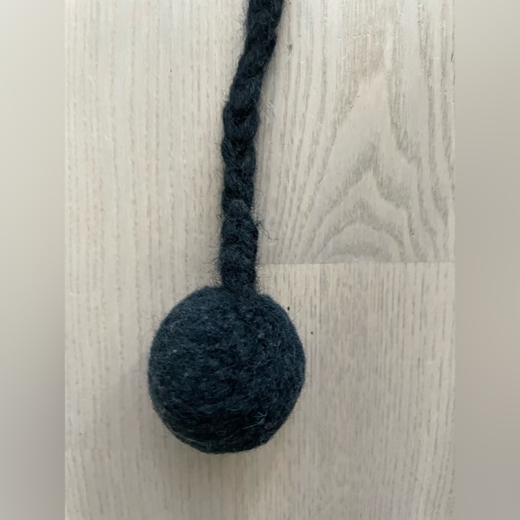 DeLux Cute and Warm Wool Blend Hat with Cat Ears and Good (human) Ear Coverage - Picture 3 of 6